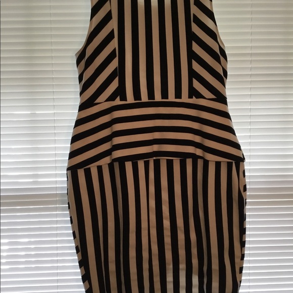 Fashion to Figure fitted dress! - Picture 7 of 8